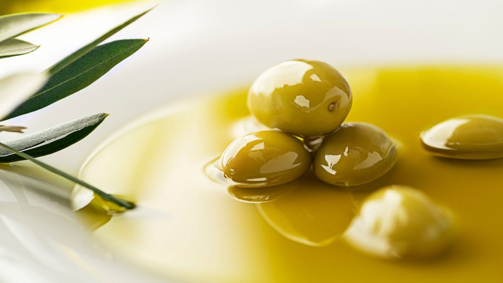 Cretan virgin olive oil elaiouvios
