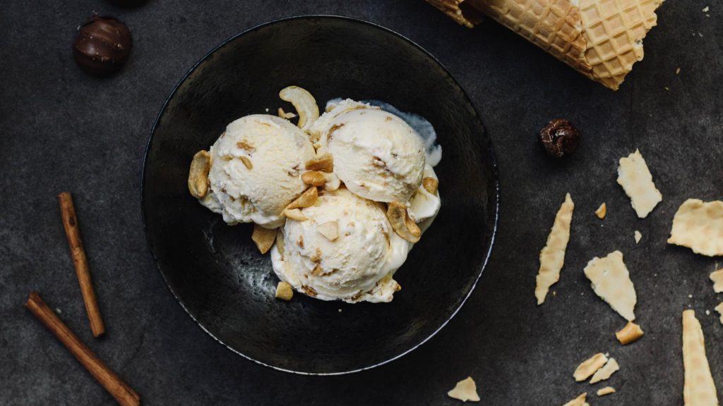 Olive oil ice cream elaiouvios